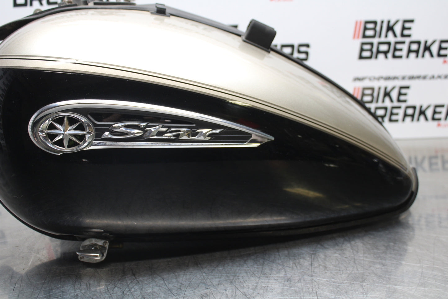 09 YAMAHA ROYAL STAR XVZ1300TF VENTURE GAS TANK FUEL PETROL RESERVOIR BB151
