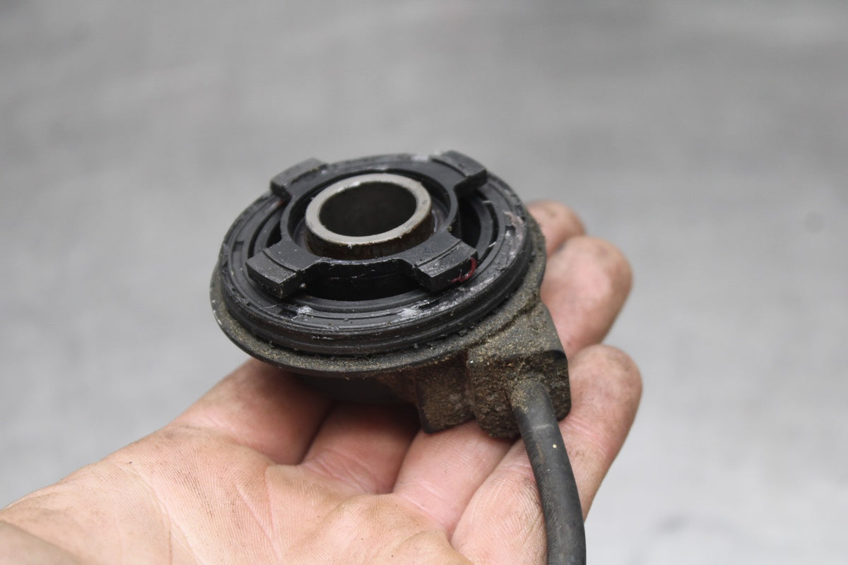 08 SUZUKI SV650 SPEED DRIVE GEAR HUB with CABLE BB846