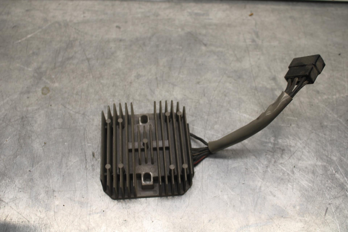 1999 Suzuki GSXR600 RECTIFIER VOLTAGE REGULATOR 32800-44D11 BB608