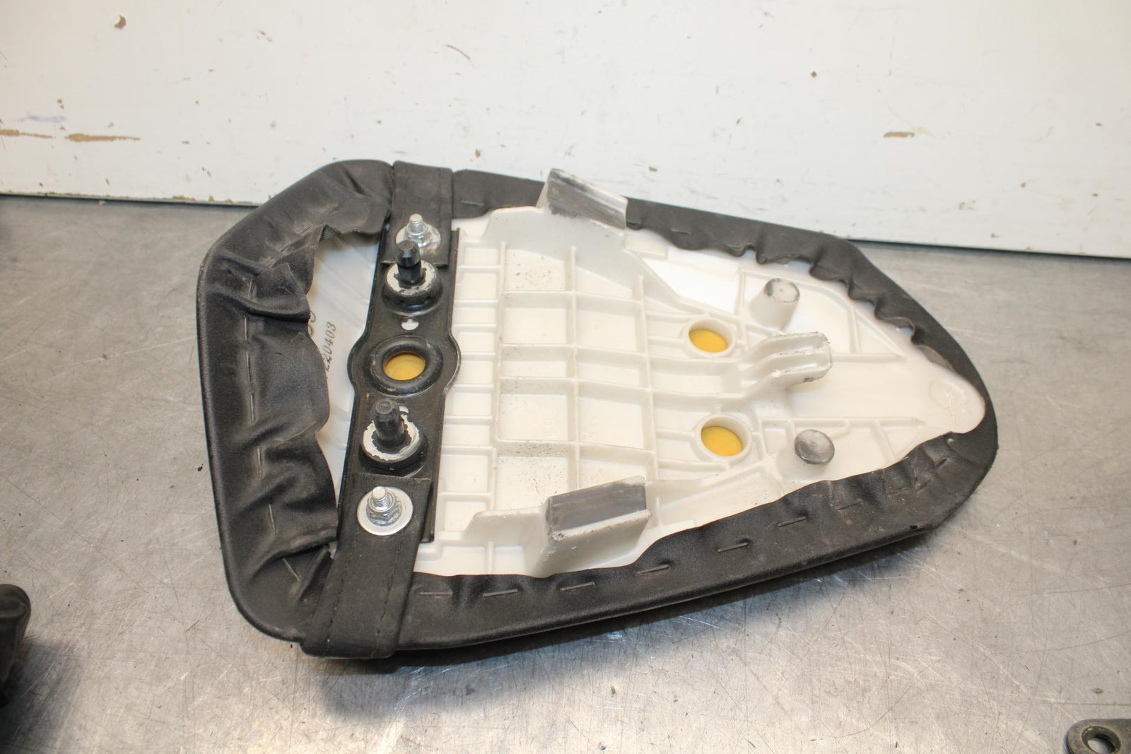 09-12 KAWASAKI NINJA ZX6R REAR BACK PASSENGER TANDEM SEAT SADDLE PILLION BB617