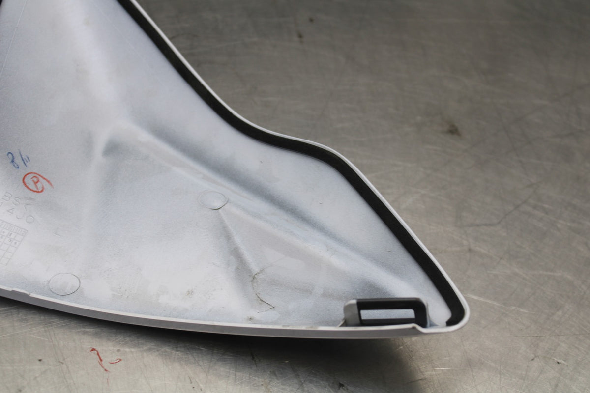 11-25 SUZUKI GSXR 600  FRONT GAS TANK FUEL CELL FAIRING COWL COVER TRIM BB830