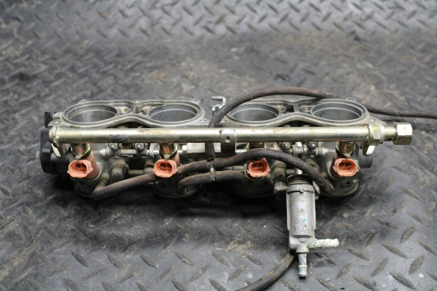 03-04 HONDA CBR600RR MAIN FUEL INJECTORS / THROTTLE BODIES BB218