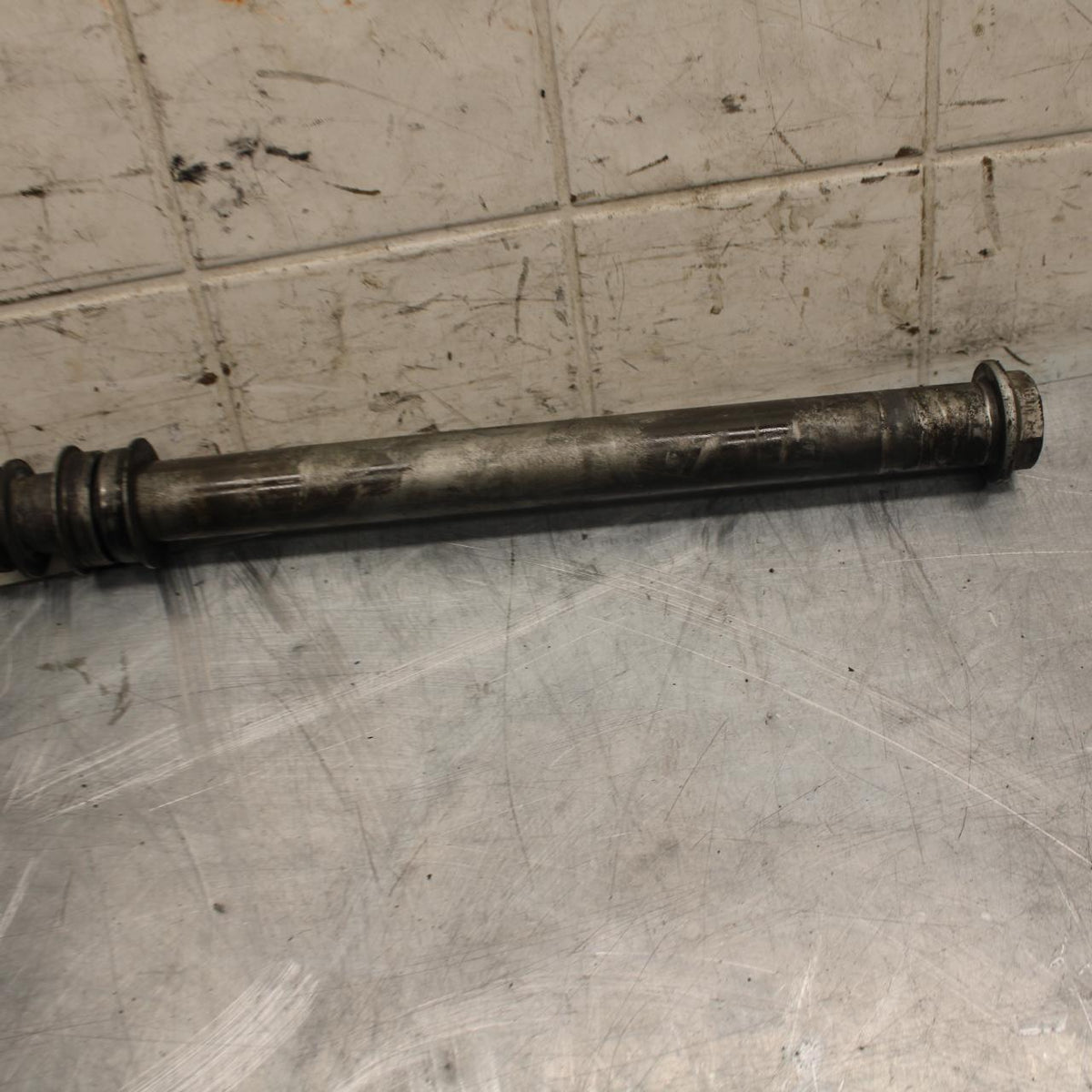 2003 Honda CBR600RR REAR AXLE BACK WHEEL RIM PIVOT BOLT AXEL 42301-MEE-000 BB511