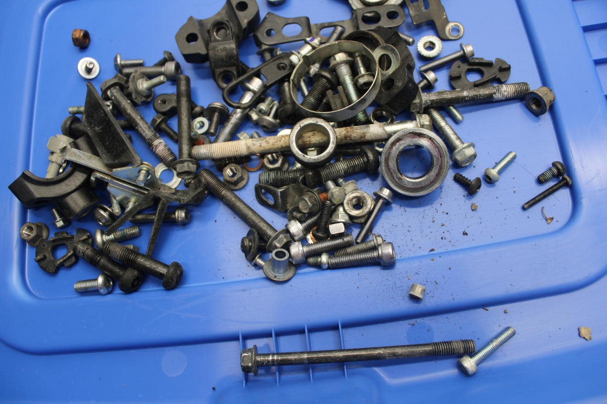 2016 Yamaha XSR900 ABS LEFTOVER BOLTS HARDWARE BRACKET SCREWS BB516