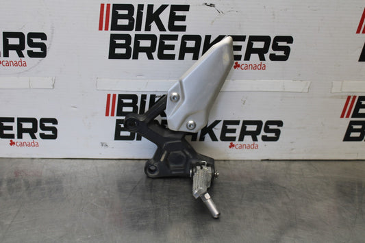 23-26 KAWASAKI NINJA ZX4RR LEFT REARSET REAR SET DRIVER FOOT PEG REST STOP BB898