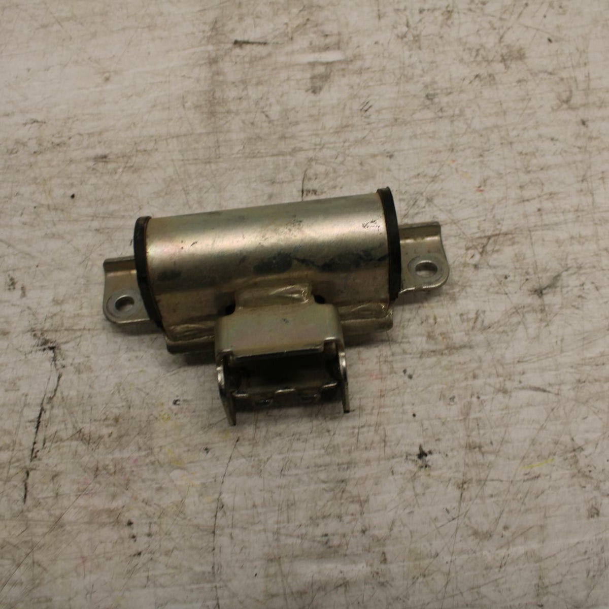 09 YAMAHA FZ6 GAS TANK FUEL CELL PETROL RESERVOIR BRACKET MOUNT BB295