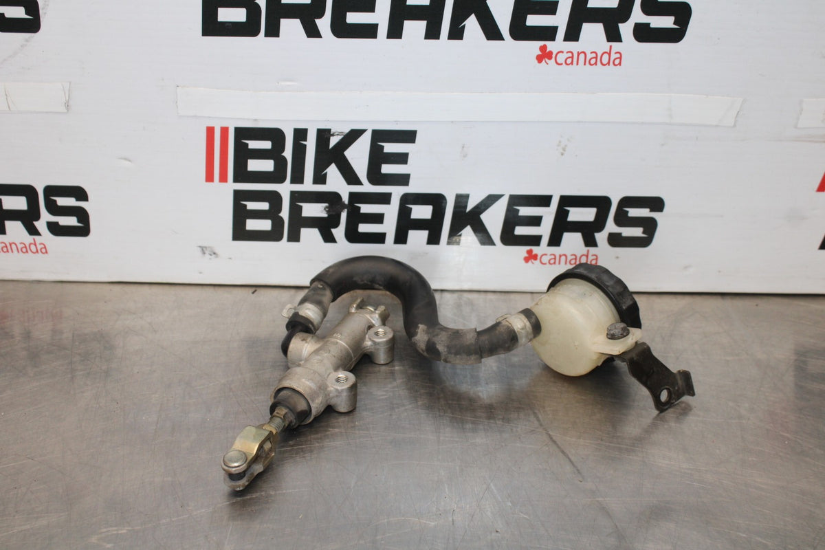 00-05 KAWASAKI NINJA ZX12R REAR BACK BRAKE MASTER CYLINDER W RESERVOIR BB892