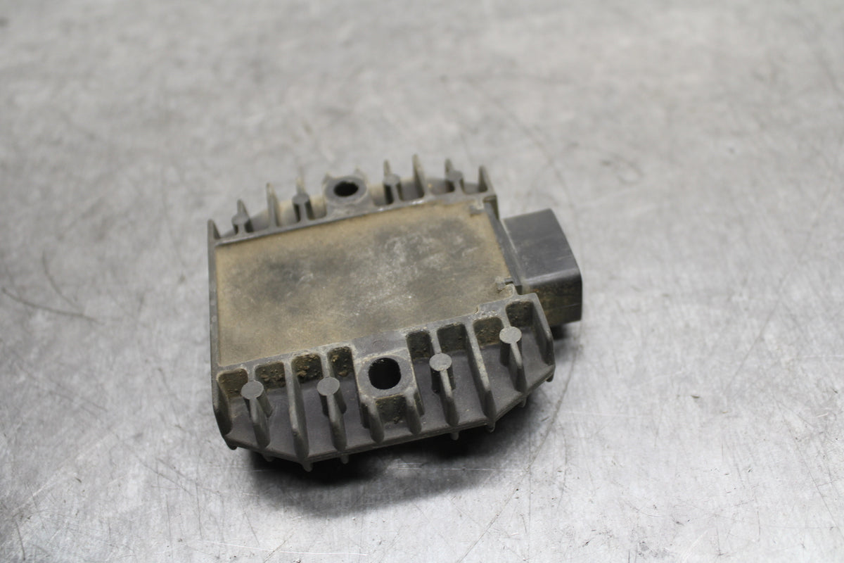 02-03 YAMAHA V STAR 1100 RECTIFIER VOLTAGE REGULATOR BB124