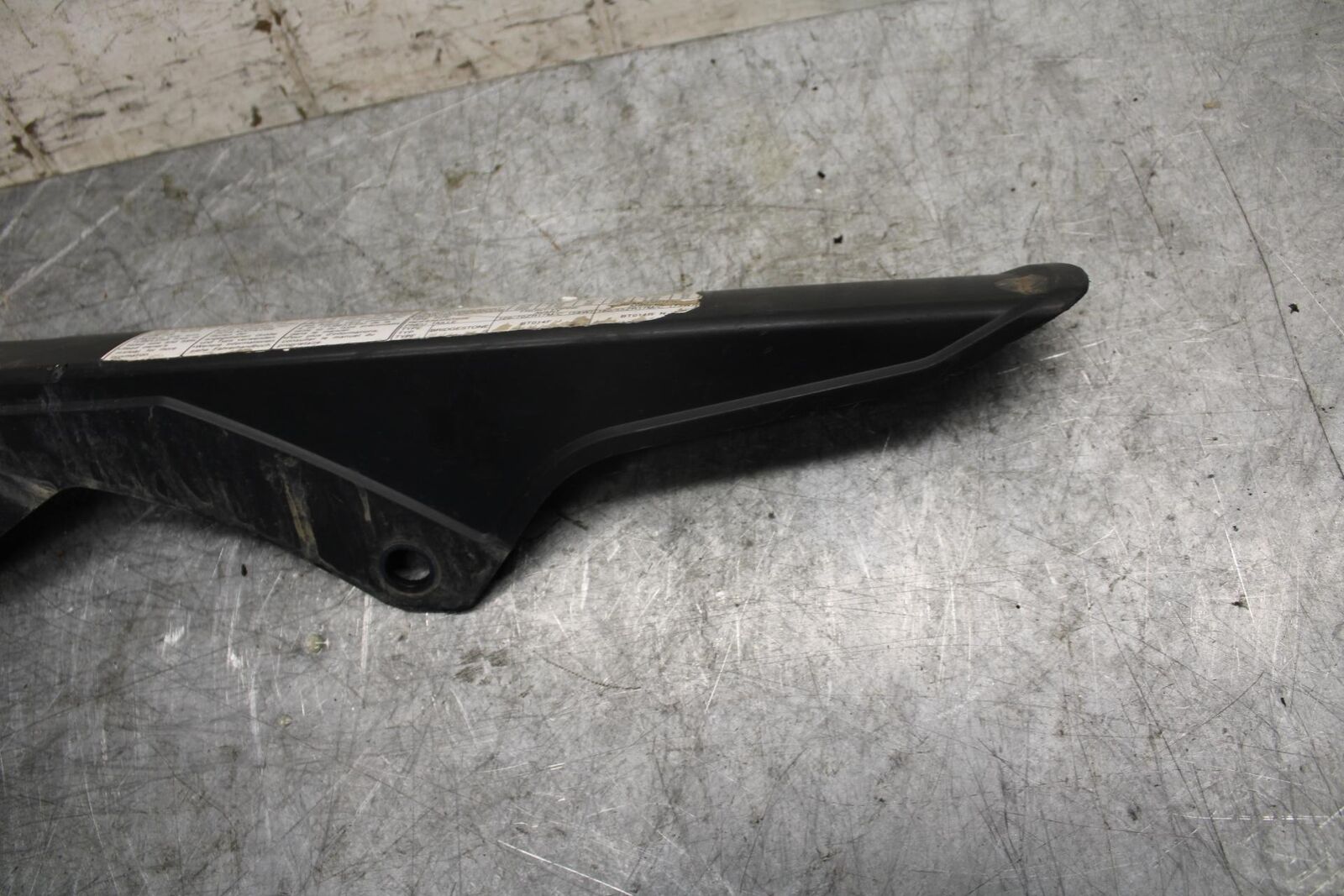 2007 Suzuki GSXR600 REAR BACK DRIVE CHAIN GUARD COVER SHIELD 61311-01H10 BB540