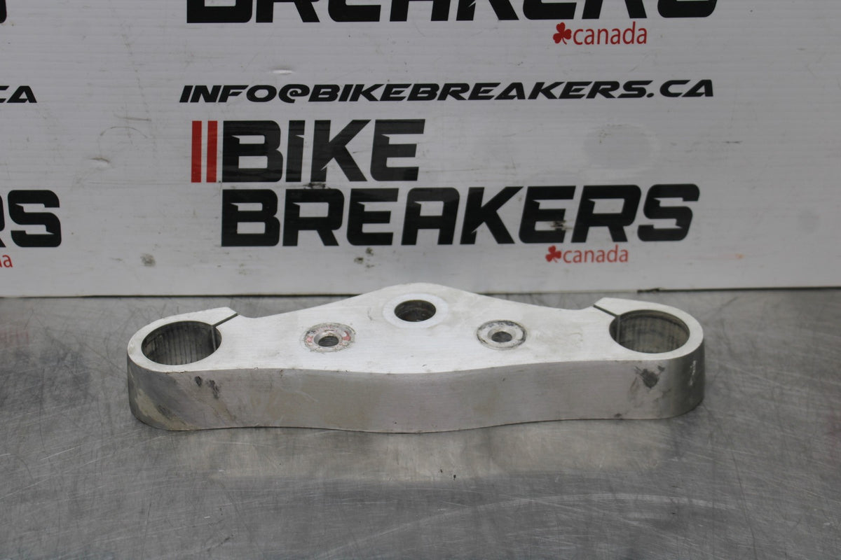 06 KAWASAKI VULCAN 900 FORKS UPPER TRIPLE TREE CLAMP BB799