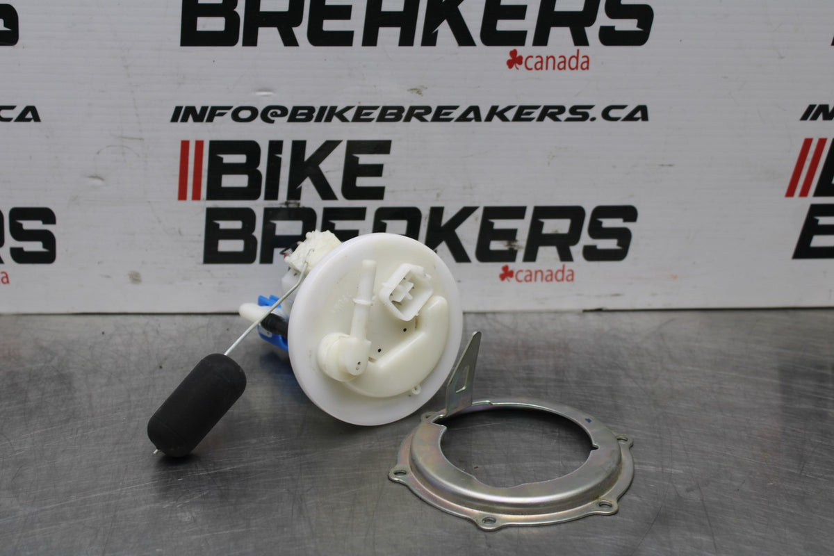 23 YAMAHA YZF R3 FUEL PUMP GAS PETROL SENDER UNIT BB806