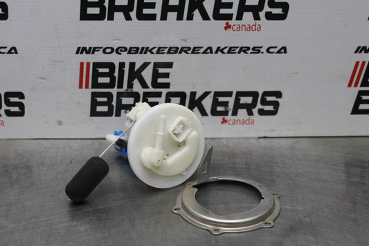 23 YAMAHA YZF R3 FUEL PUMP GAS PETROL SENDER UNIT BB806