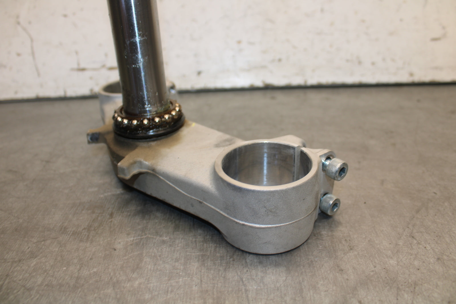 19-23 KAWASAKI NINJA ZX6R FRONT FORKS CLAMP LOWER TRIPLE TREE STEM BB701