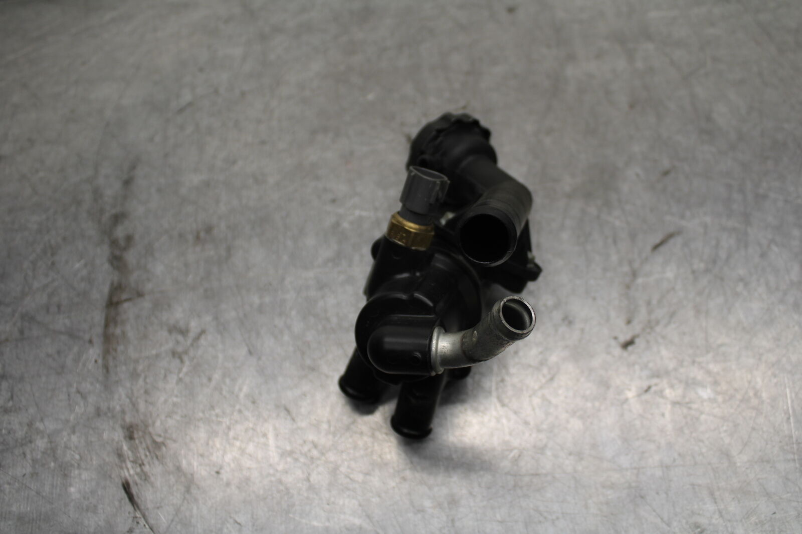 10-13 HONDA SHADOW RS 750 VT750RS THERMOSTAT W HOUSING ASSEMBLY BB718