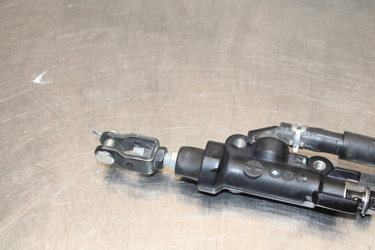 22-25 YAMAHA YZF R7 REAR BACK BRAKE MASTER CYLINDER W RESERVOIR BB182