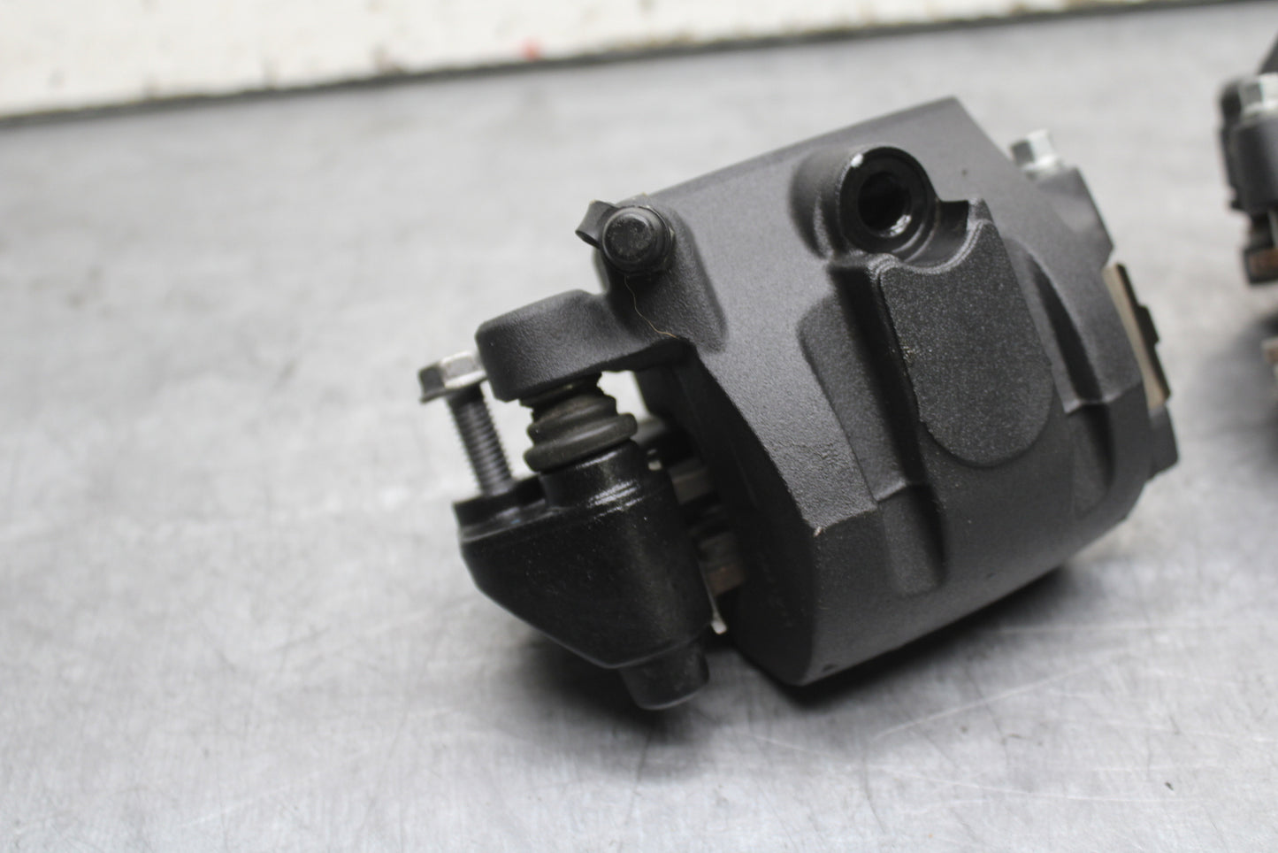 18-24 KAWASAKI NINJA 650 RIGHT LEFT FRONT BRAKE CALIPER SET PAIR CALIPERS BB725