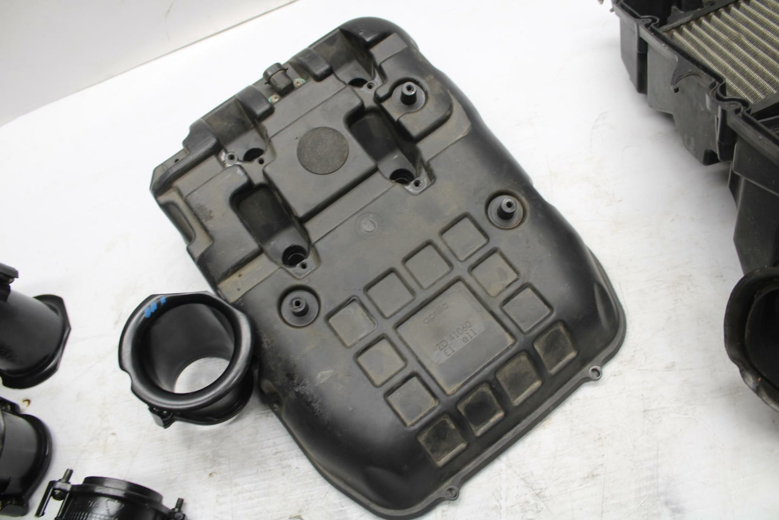 10-11 APRILIA RSV4 AIRBOX AIR INTAKE FILTER BOX  BB268