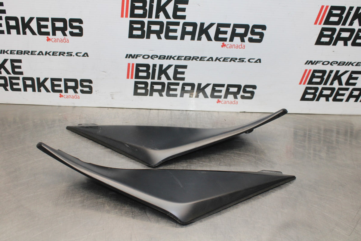 05-06 SUZUKI GSXR1000 RIGHT LEFT GAS FUEL TANK PANELS COVERS TRIM COWLS BB857