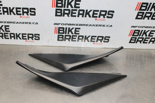05-06 SUZUKI GSXR1000 RIGHT LEFT GAS FUEL TANK PANELS COVERS TRIM COWLS BB857