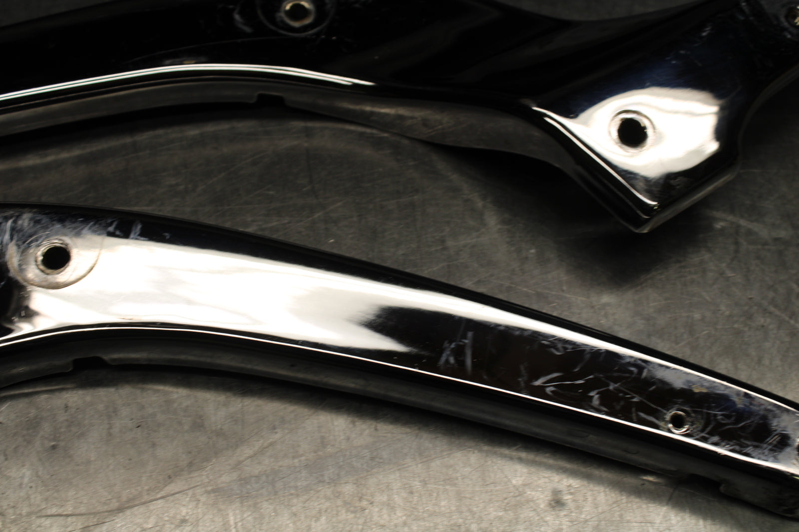 00 SUZUKI INTRUDER 1500 VL1500 REAR BACK FENDER SUPPORT FRAME SUBFRAME BB761