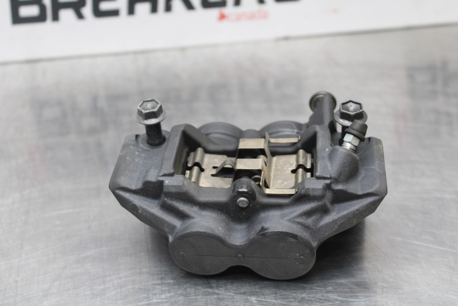 22-25 YAMAHA YZF R7 RIGHT LEFT FRONT BRAKE CALIPER SET PAIR CALIPERS BB769