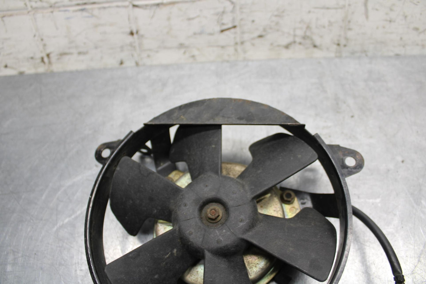 2001 Yamaha YZF R6 ENGINE RADIATOR COOLING FAN 5EB-12405-00-00 BB68