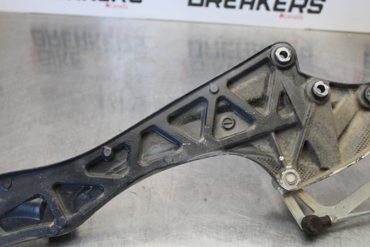 10 SUZUKI SV650 LEFT REARSET REAR SET DRIVER FOOT PEG REST STOP BB181