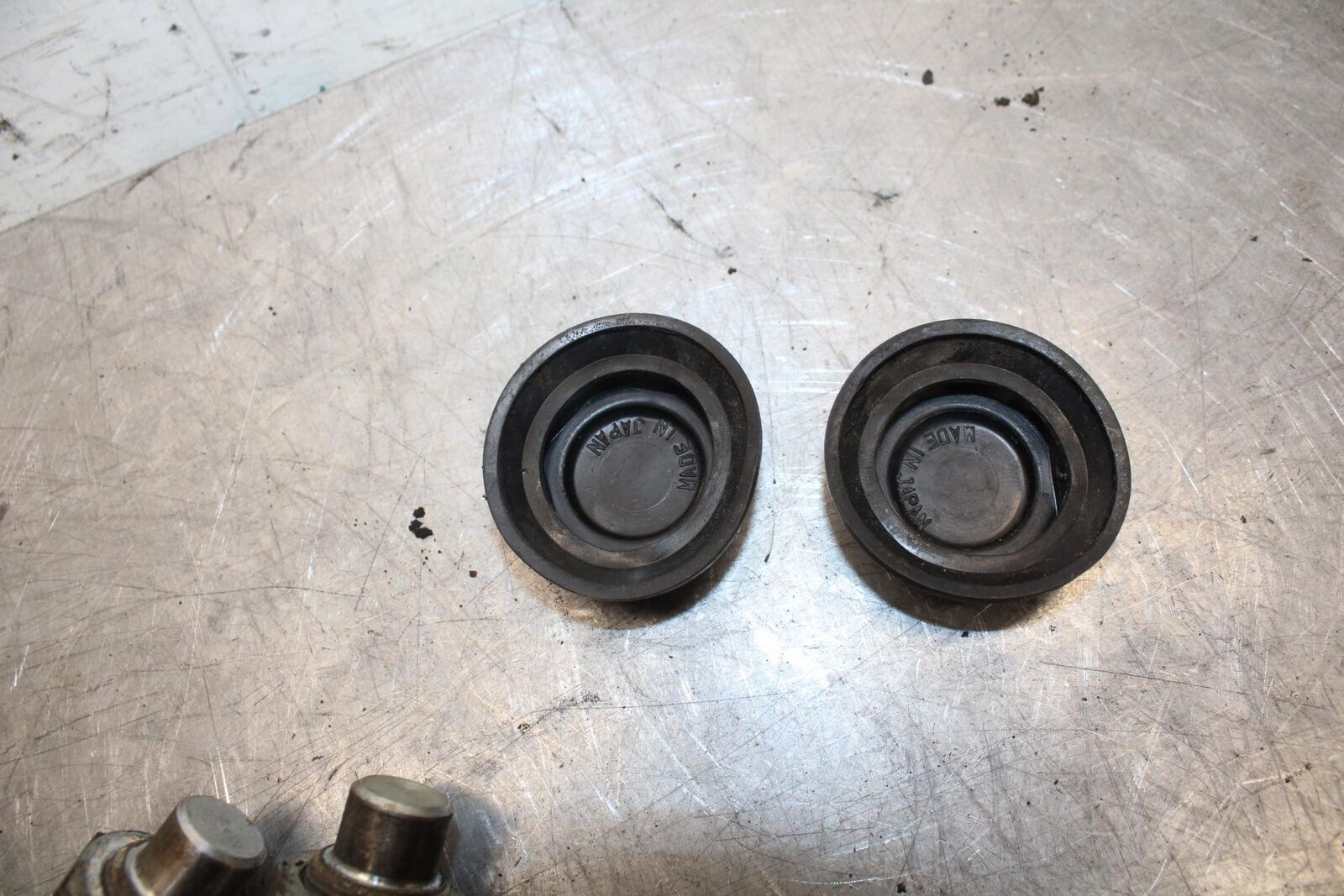 82-83 SUZUKI GS1100GL REAR BACK SWINGARM BOLT CAP COVER BB30