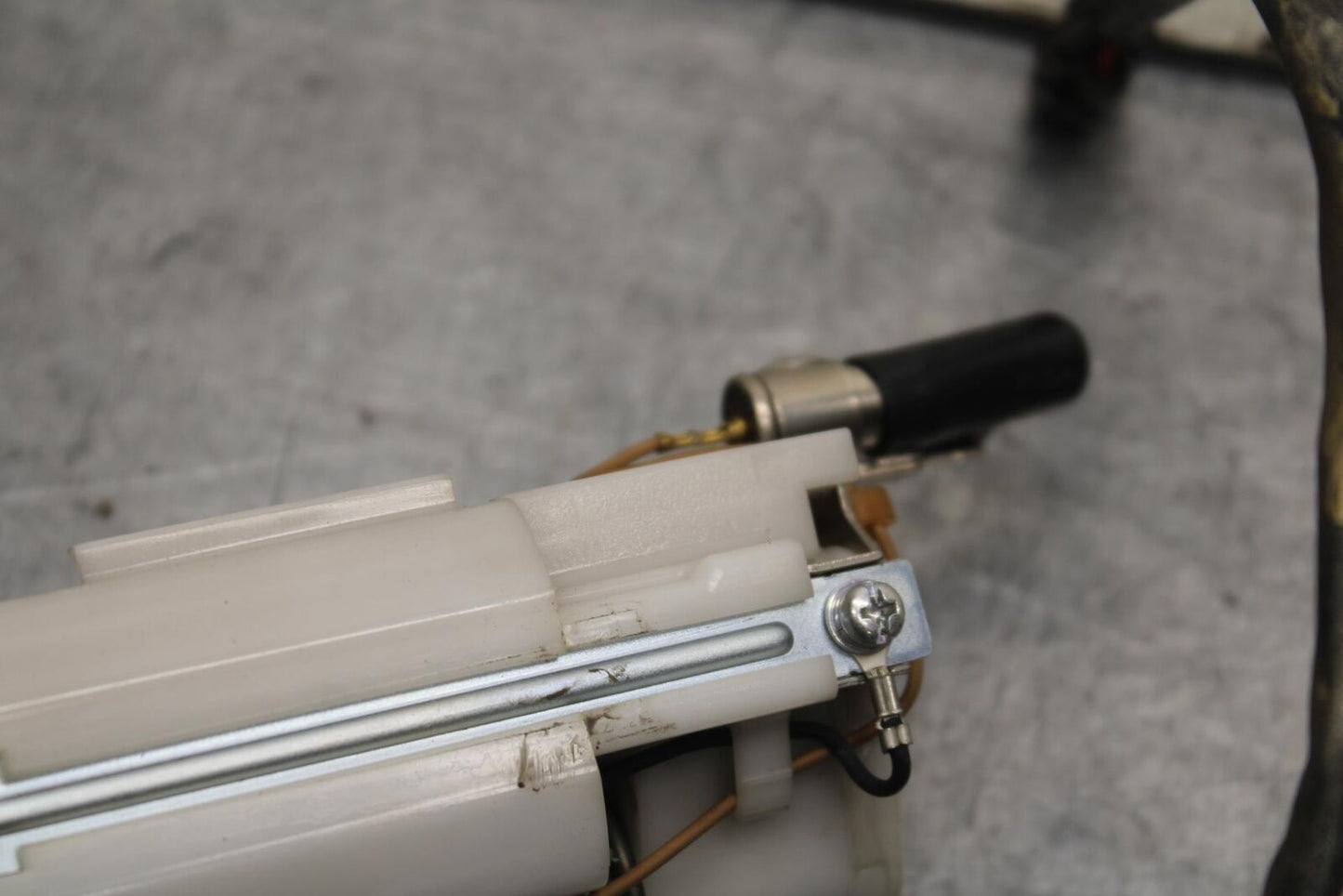 09-12 KAWASAKI NINJA ZX6R FUEL PUMP GAS PETROL SENDER UNIT 49040-0023 BB617