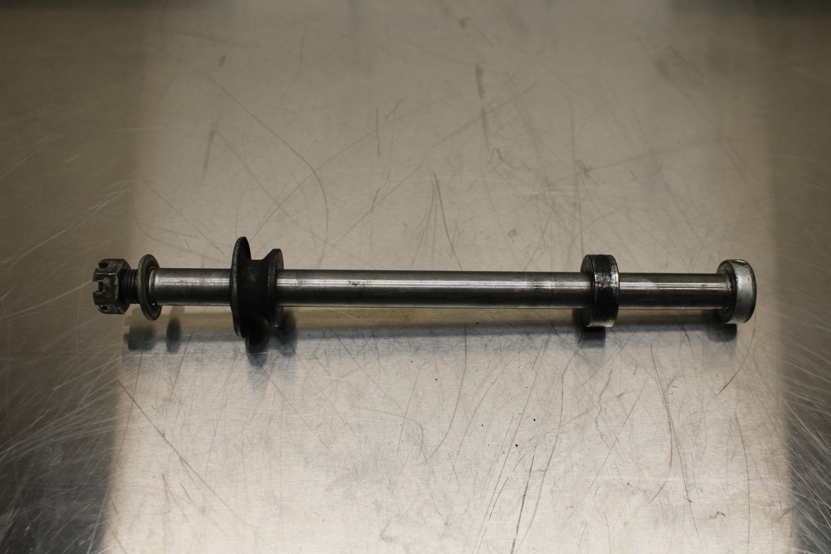 86 SUZUKI GS750ES REAR AXLE BACK WHEEL RIM PIVOT BOLT AXEL BB140
