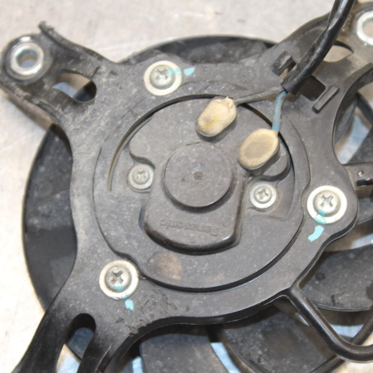 15-18 HONDA CB300FA ENGINE RADIATOR COOLING FAN BB646