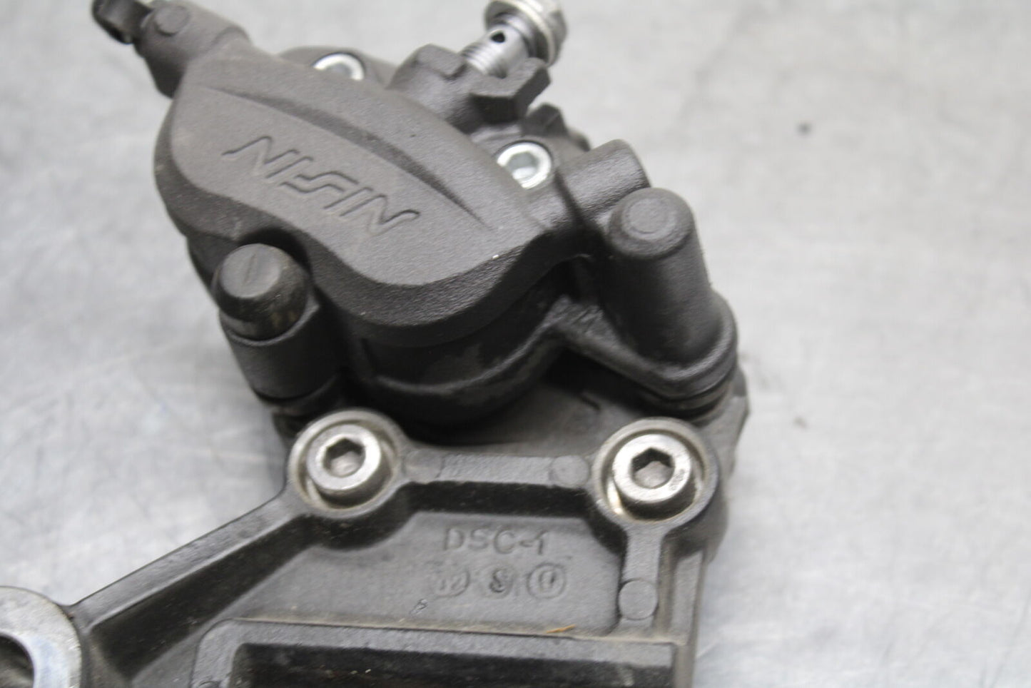 19-22 KAWASAKI Z400 REAR BACK BRAKE CALIPER W MOUNT BRACKET BB738
