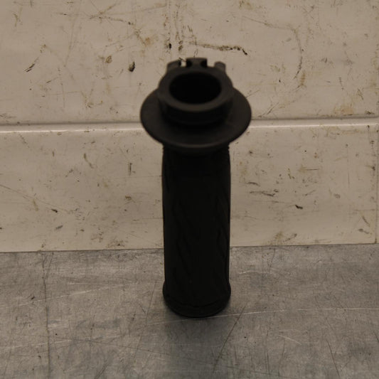 20 SUZUKI GSXR 1000 RIGHT THROTTLE GRIP BB597