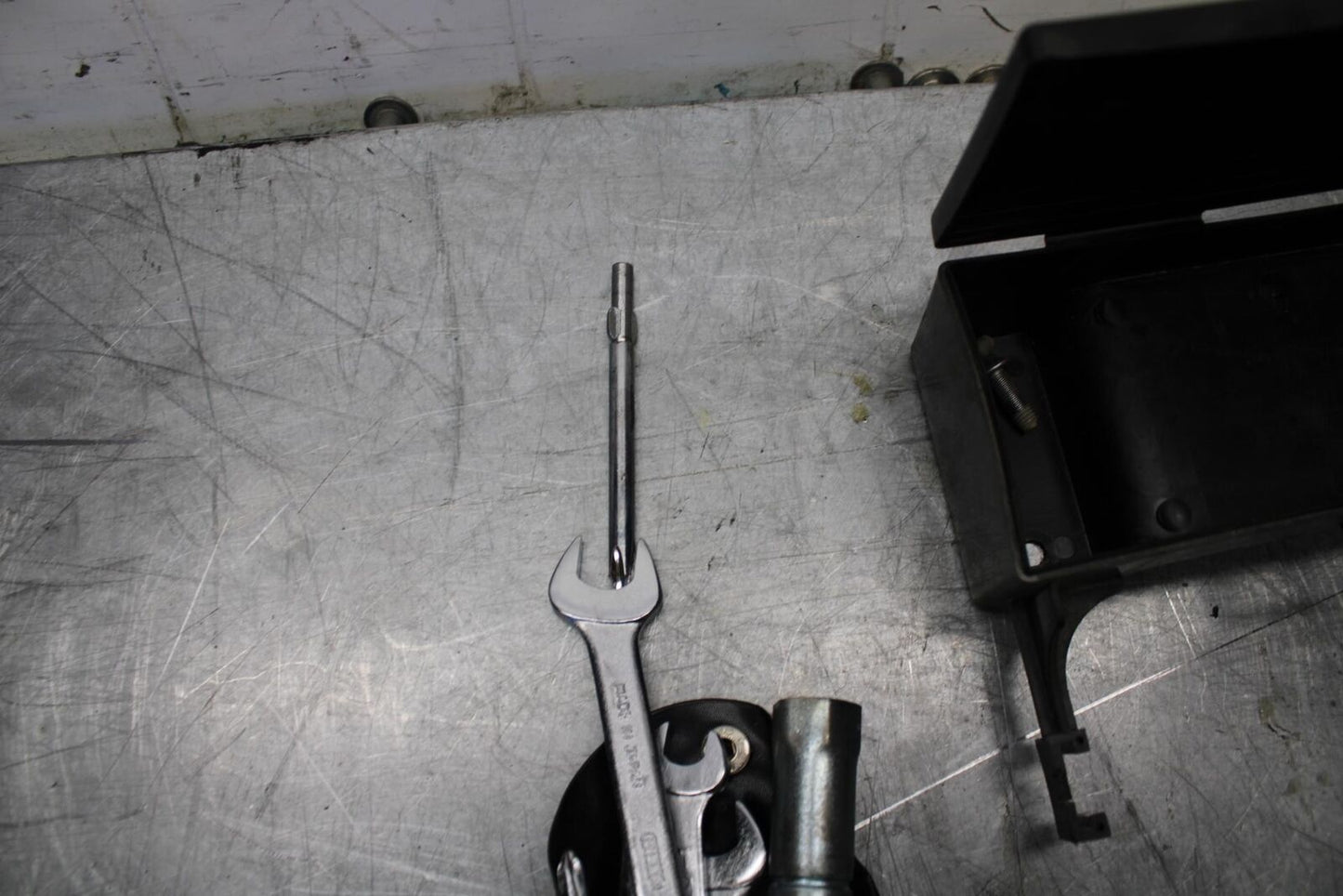 07-08 KAWASAKI CONCOURS 1400 ABS STOCK TOOLS OEM TOOL BAG KIT SET BB449