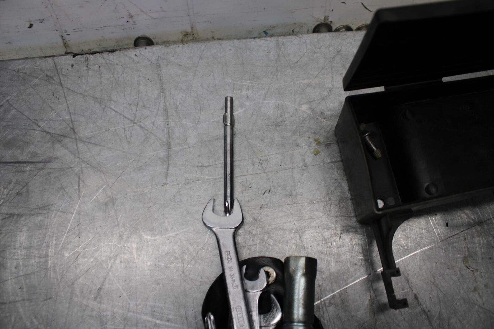 07-08 KAWASAKI CONCOURS 1400 ABS STOCK TOOLS OEM TOOL BAG KIT SET BB449