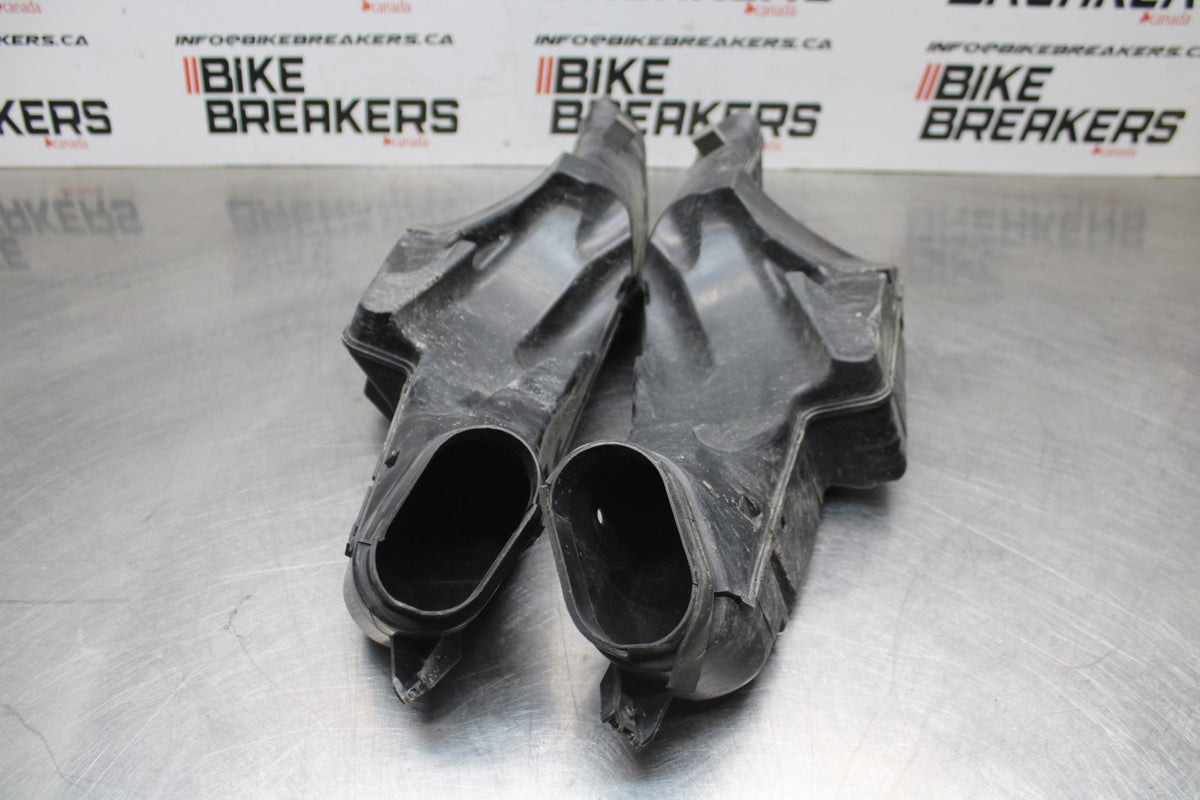06-07 SUZUKI GSXR750 RIGHT LEFT AIR INTAKE DUCTS BB811