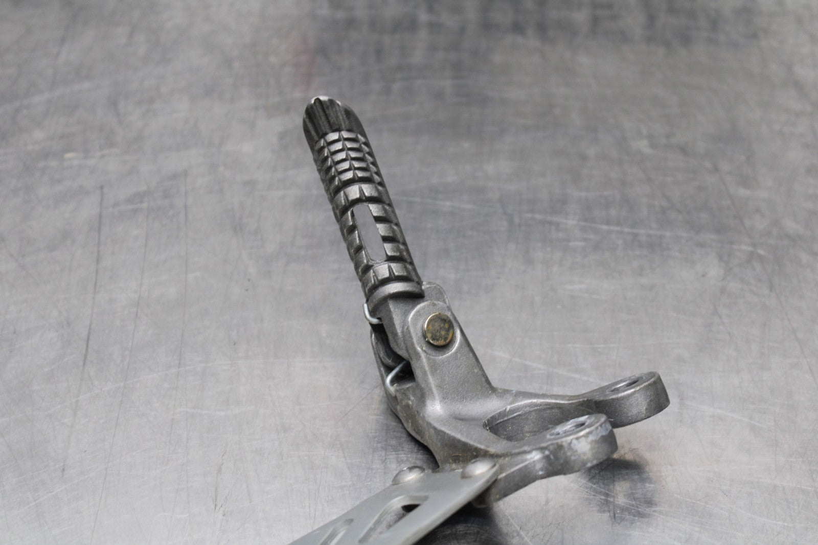 11-22 SUZUKI GSXR 600  LEFT REARSET REAR SET DRIVER FOOT PEG REST STOP BB193