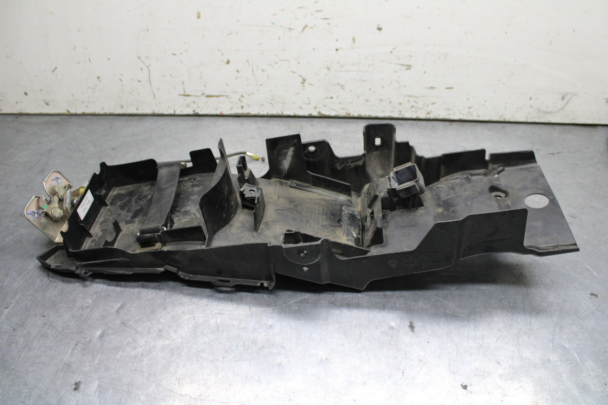 15-16 HONDA CB300F REAR BACK TAIL UNDERTAIL BATTERY TRAY PLASTIC BB740