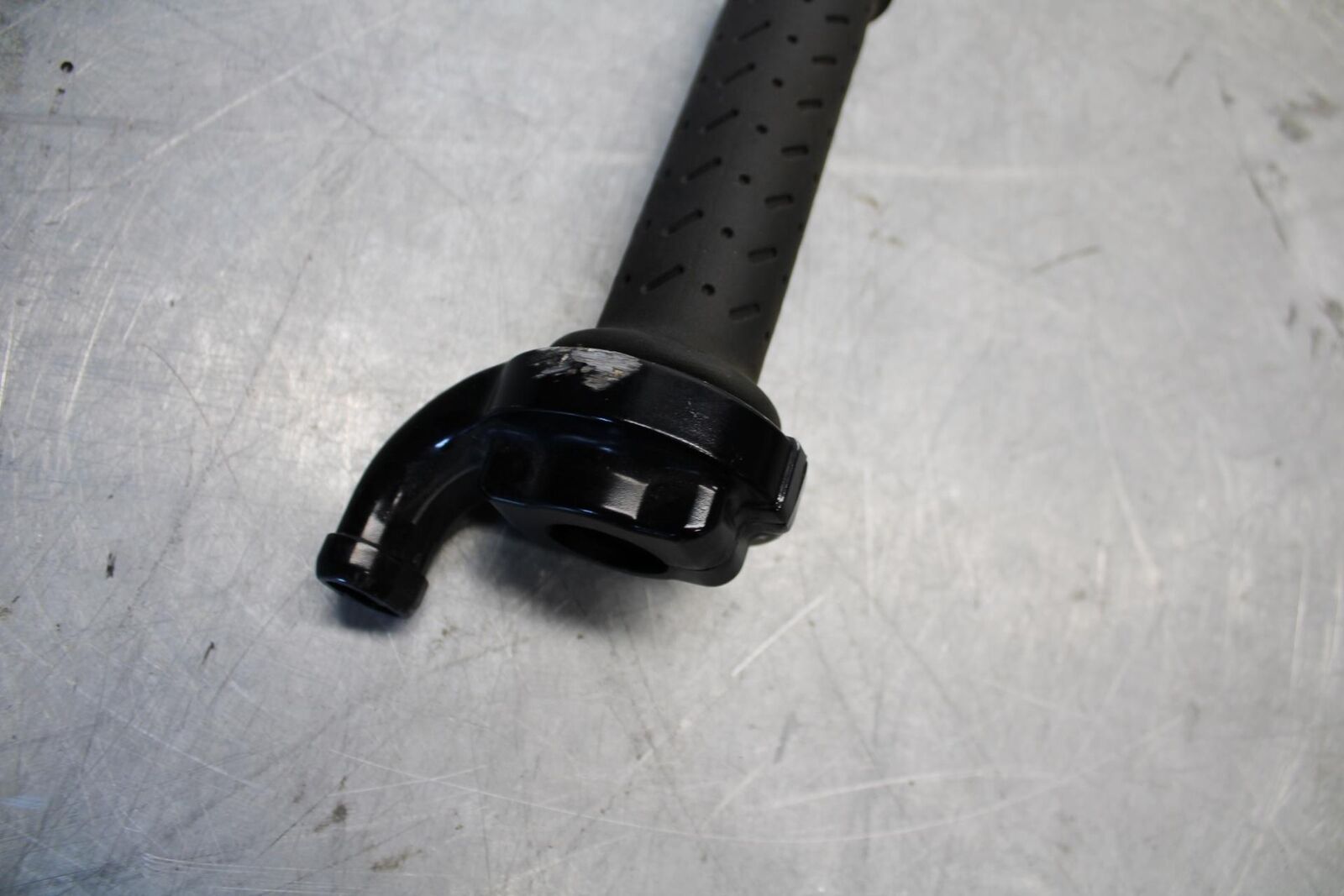 2006 Triumph Daytona 675 Triple THROTTLE CABLE LINE HOUSING GUIDE BB434