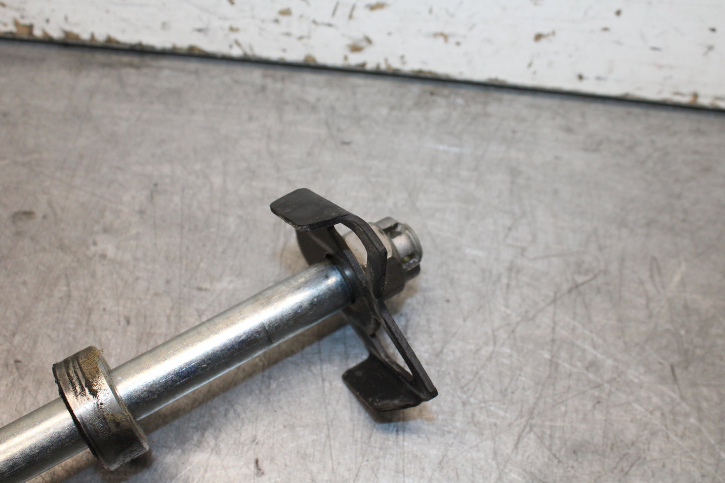 24 KAWASAKI NINJA 500 ABS REAR AXLE BACK WHEEL RIM PIVOT BOLT AXEL BB730