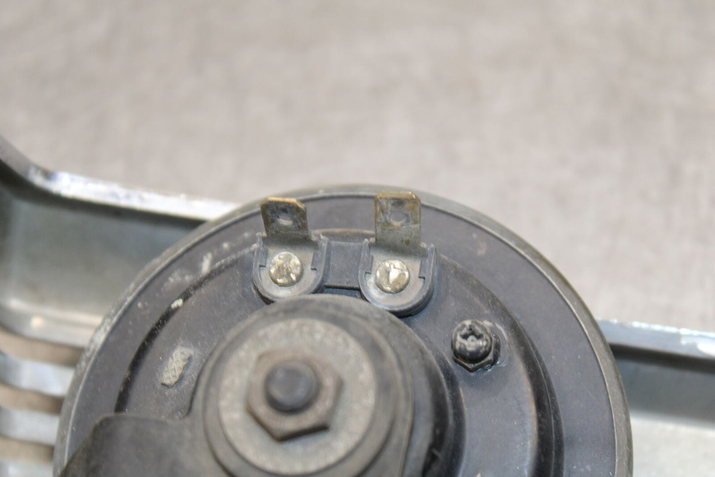 85-86 SUZUKI MADURA 1200 HORN SIGNAL  BB691