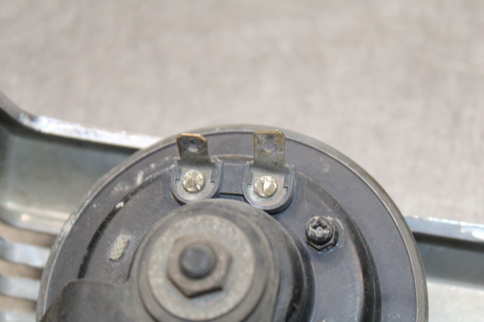 85-86 SUZUKI MADURA 1200 HORN SIGNAL  BB691