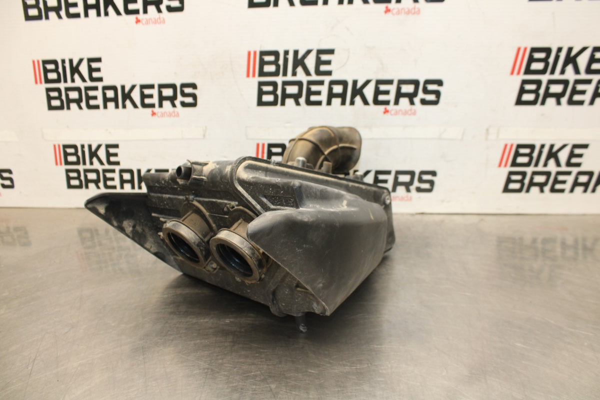 22-25 YAMAHA YZF R7 AIRBOX AIR INTAKE FILTER BOX BB940