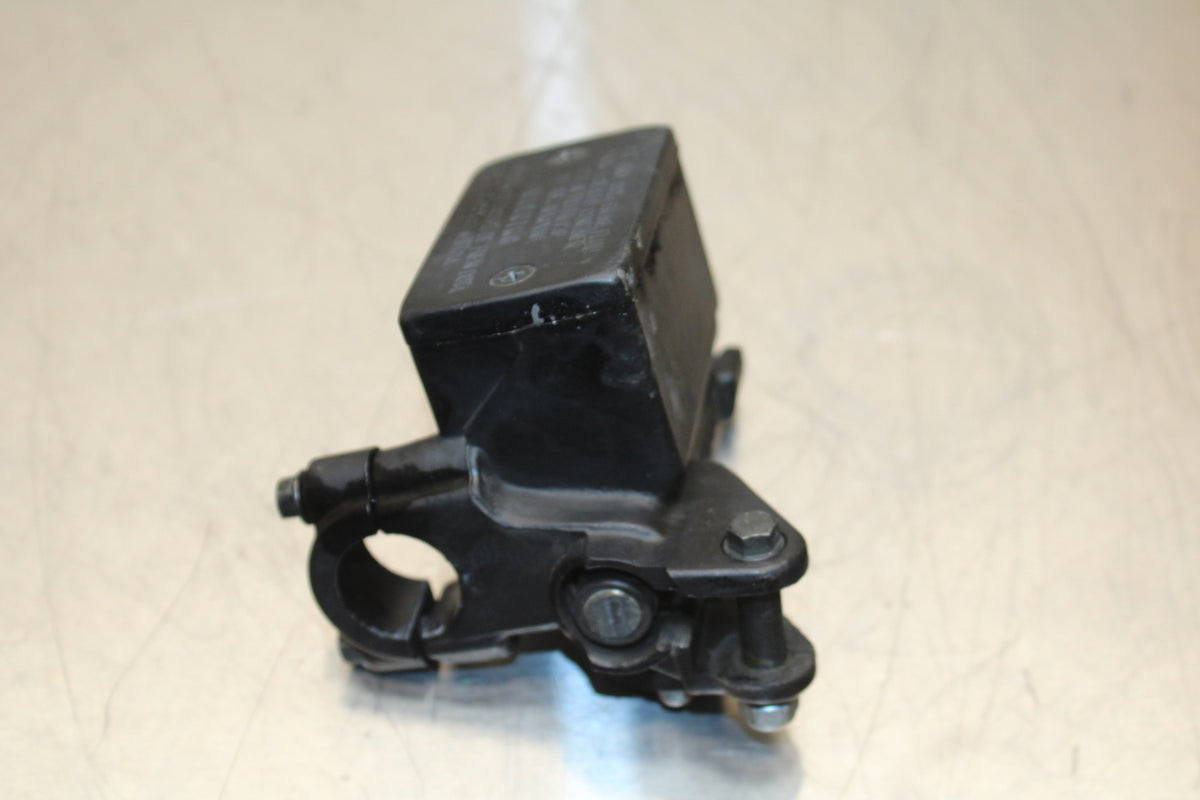 07 SUZUKI BANDIT 600F FRONT BRAKE MASTER CYLINDER BB328