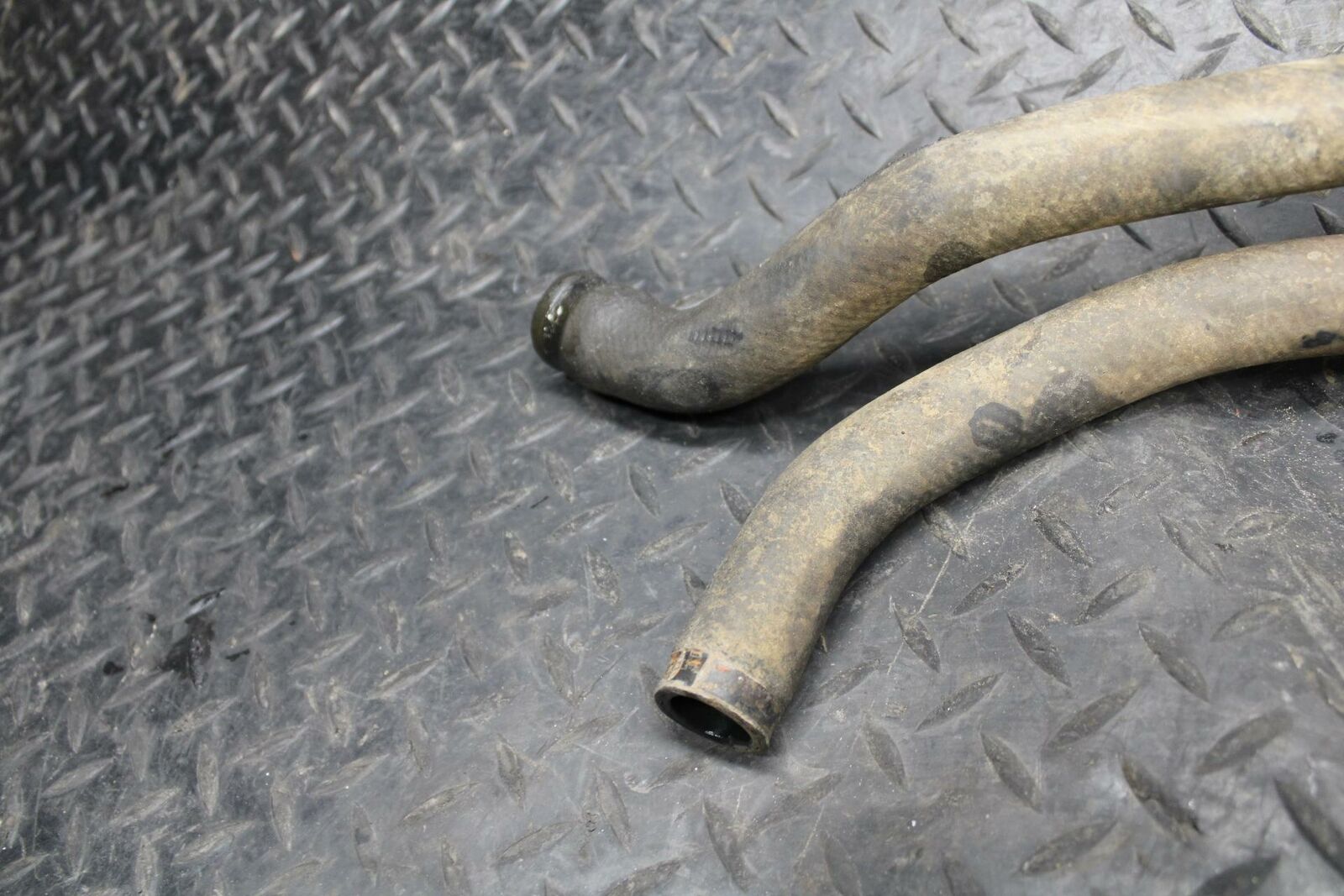 2004 Yamaha Banshee 350 YFZ350 RADIATOR HOSES ENGINE COOLANT WATER PIPES  BB232