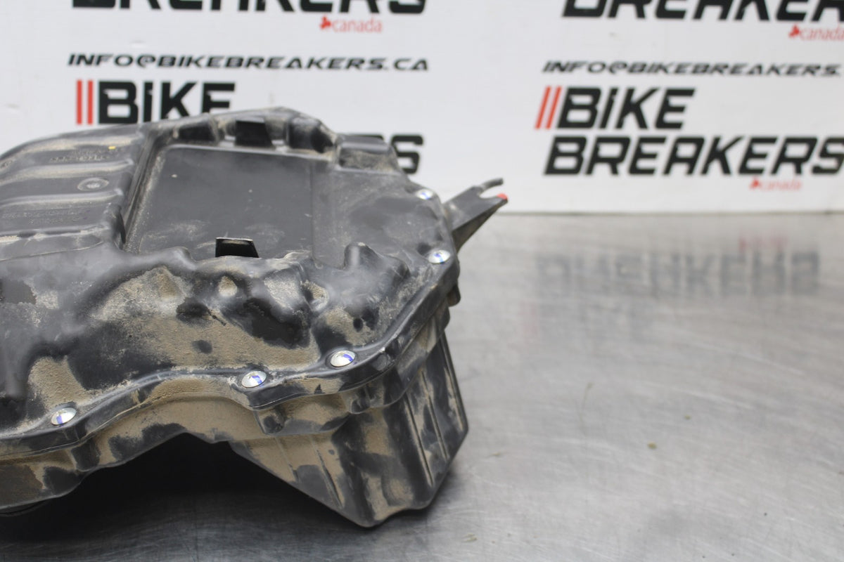 23-26 KAWASAKI NINJA ZX4RR AIRBOX AIR INTAKE FILTER BOX BB872