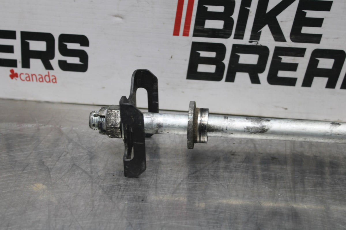 08-12 KAWASAKI NINJA 250R EX250J REAR AXLE BACK WHEEL RIM PIVOT BOLT AXEL BB784