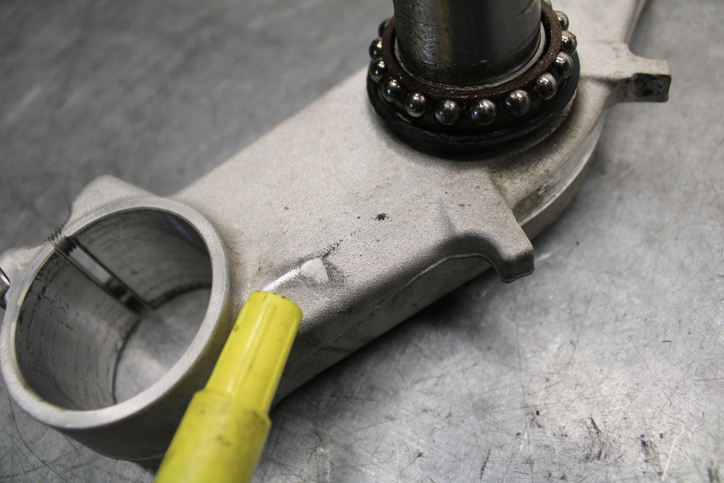 13-18 KAWASAKI NINJA ZX6R FRONT FORKS CLAMP LOWER TRIPLE TREE 44037-0136 BB666