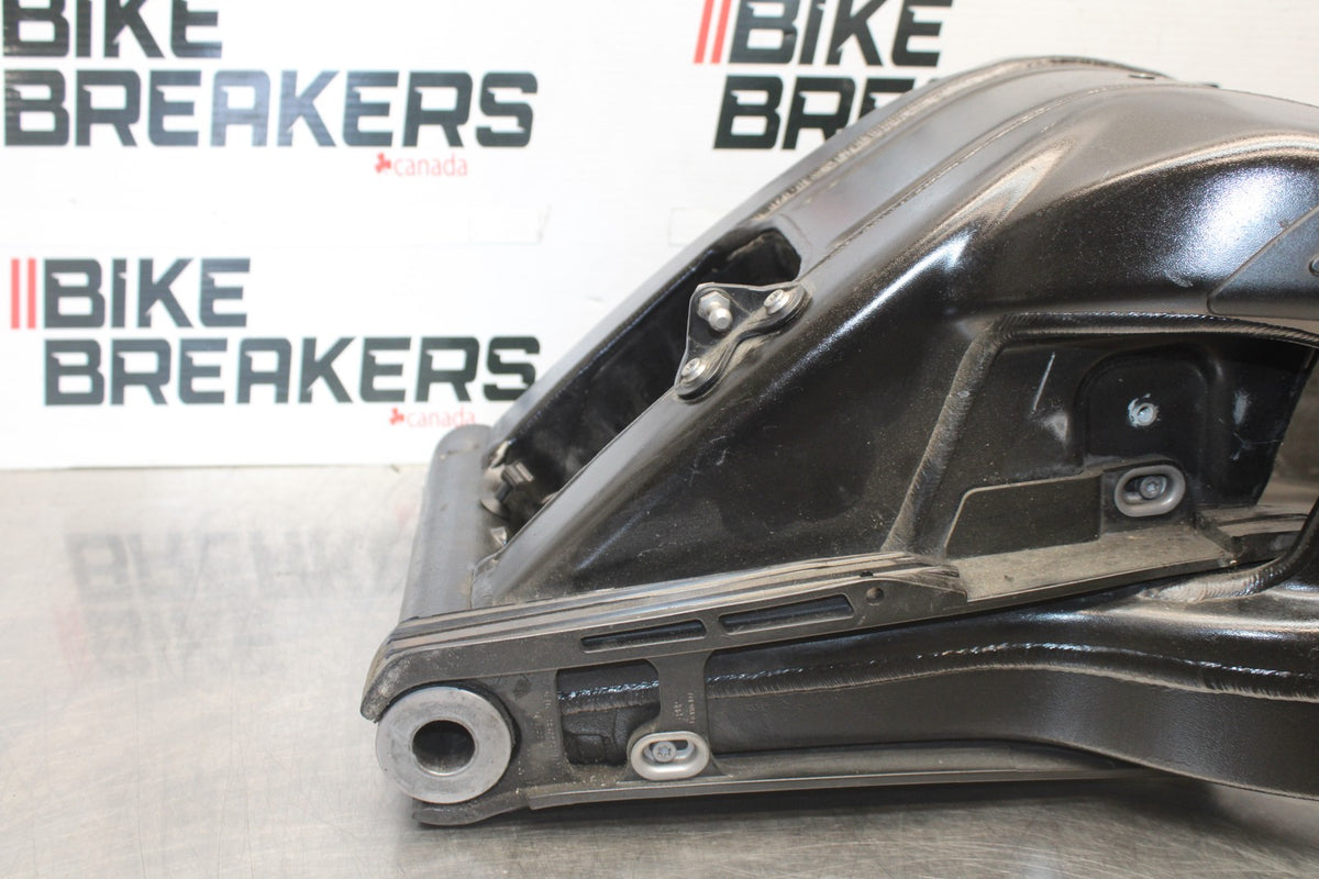 14 BMW S1000R REAR SWINGARM BACK SUSPENSION SWING ARM BB604