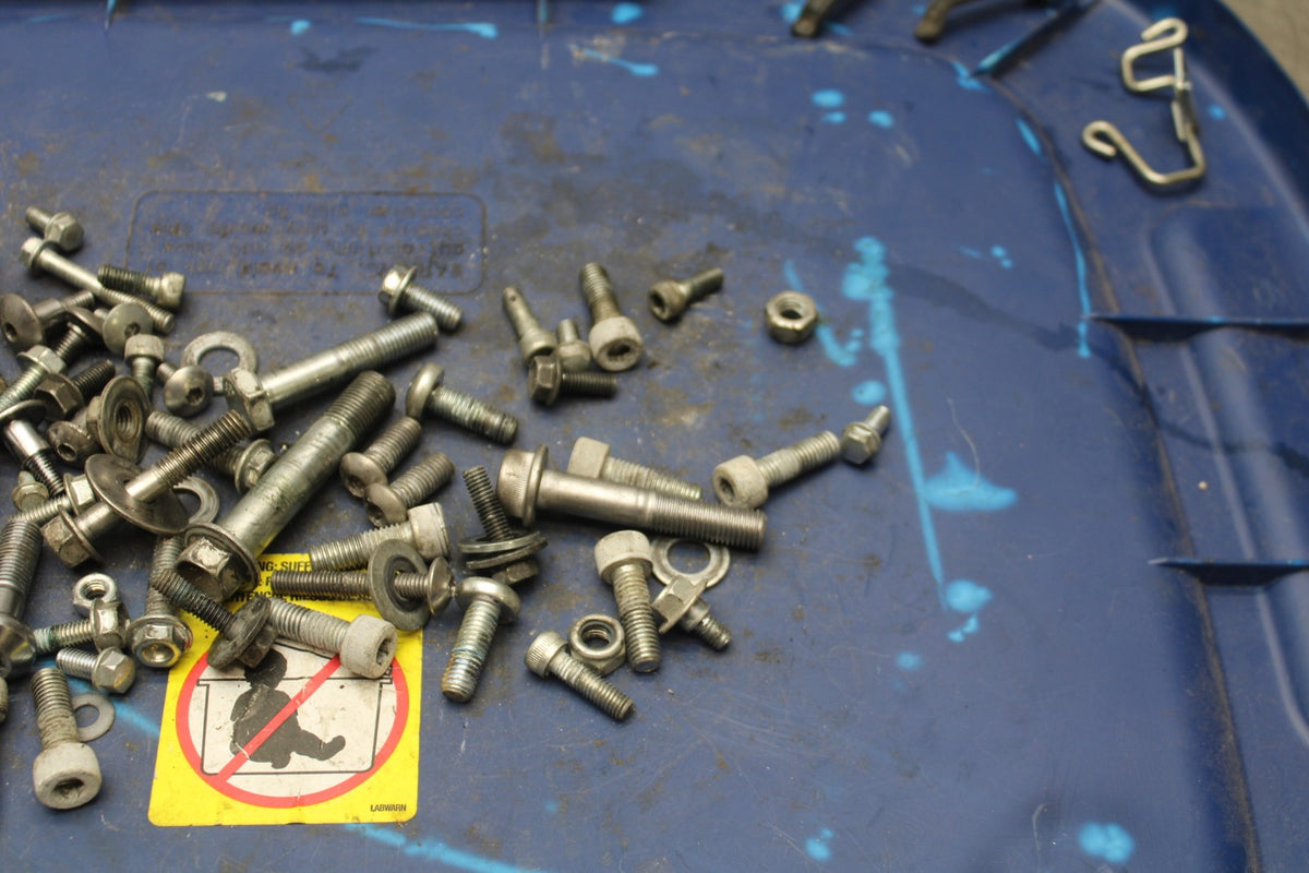 09 SUZUKI GSXR1000 MOUNTING BOLTS HARDWARE MOTOR SCREWS BB777